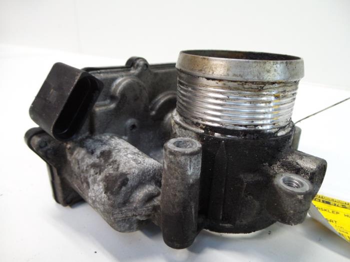 Gebruikte Gasklephuis Volkswagen Passat (3C2) 2.0 TDI 16V 140 Prijs op aanvraag aangeboden door Autodemontage Joko B.V.