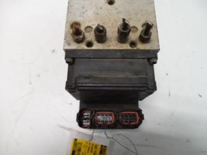 Gebruikte ABS Pomp Nissan X-Trail (T30) 2.2 Di 4x4 Prijs op aanvraag aangeboden door Autodemontage Joko B.V.