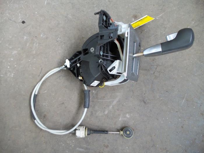 Gebruikte Versnellingspook Opel Zafira (M75) 2.2 16V Direct Ecotec Prijs op aanvraag aangeboden door Autodemontage Joko B.V.