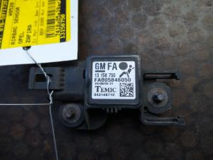 Gebruikte Airbag Sensor Opel Zafira (M75) 2.2 16V Direct Ecotec Prijs op aanvraag aangeboden door Autodemontage Joko B.V.