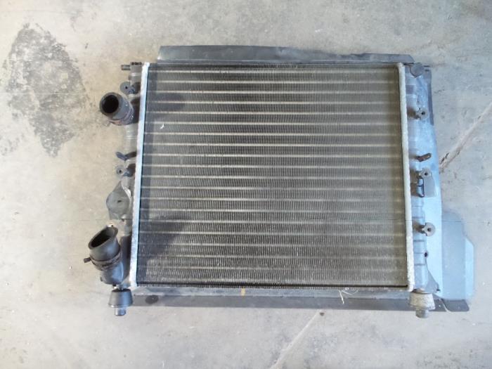 Gebruikte Radiateur Renault Clio II (BB/CB) 1.2 16V Prijs op aanvraag aangeboden door Autodemontage Joko B.V.