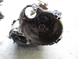 Gebruikte Versnellingsbak Daihatsu Cuore (L251/271/276) 1.0 12V Prijs op aanvraag aangeboden door Autodemontage Joko B.V.