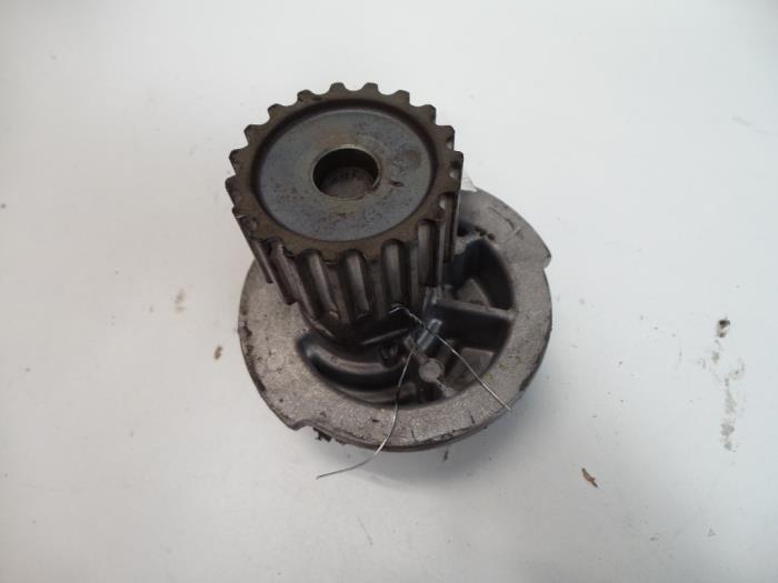 Gebruikte Waterpomp Chevrolet Nubira Wagon (J100) 1.6 16V Prijs op aanvraag aangeboden door Autodemontage Joko B.V.