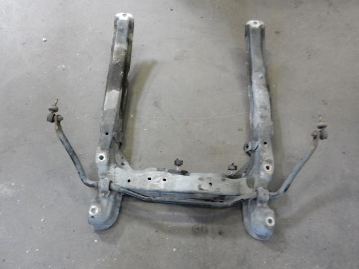 Gebruikte Subframe Saab 9-3 I (YS3D) 2.0t 16V Ecopower Prijs op aanvraag aangeboden door Autodemontage Joko B.V.