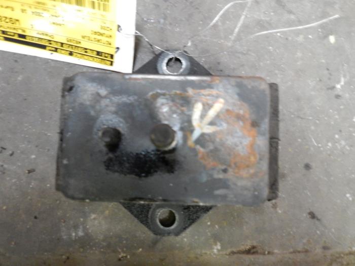 Gebruikte Motorsteun Hyundai H-1/H-200 2.5 Tdi Prijs op aanvraag aangeboden door Autodemontage Joko B.V.