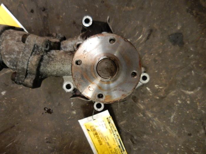 Gebruikte Waterpomp Hyundai H-1/H-200 2.5 Tdi Prijs op aanvraag aangeboden door Autodemontage Joko B.V.