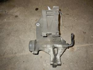 Gebruikte Dynamosteun boven Volkswagen Polo III Classic (6KV2) 1.9 SDI Prijs op aanvraag aangeboden door Autodemontage Joko B.V.