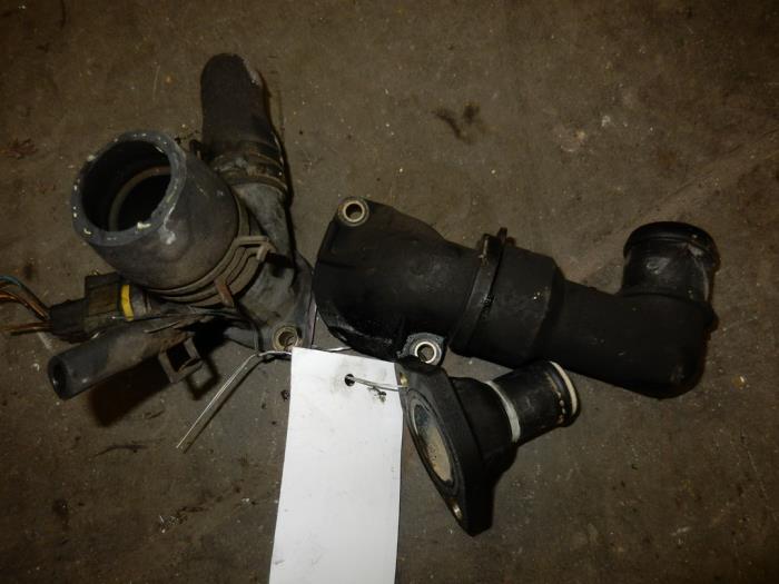 Gebruikte Thermostaathuis Volkswagen Polo III Classic (6KV2) 1.9 SDI Prijs op aanvraag aangeboden door Autodemontage Joko B.V.