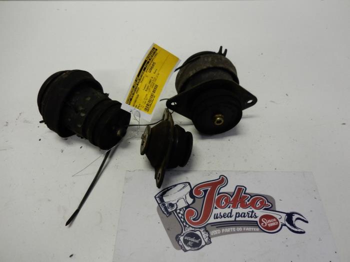 Gebruikte Motorrubber Volkswagen Polo III Classic (6KV2) 1.9 SDI Prijs op aanvraag aangeboden door Autodemontage Joko B.V.