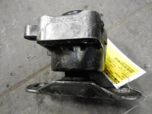 Gebruikte Motorsteun Ford Mondeo III Wagon 2.0 TDCi 115 16V Prijs op aanvraag aangeboden door Autodemontage Joko B.V.