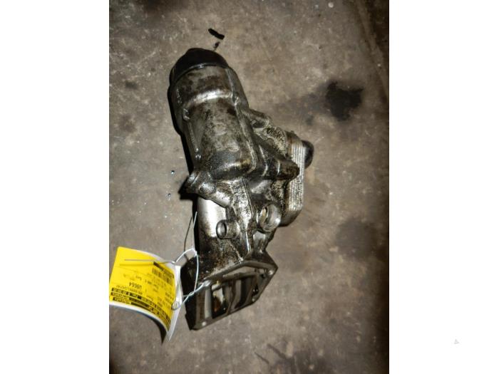 Gebruikte Oliefilterhuis Mercedes A (W168) 1.7 A-170 CDI 16V Prijs op aanvraag aangeboden door Autodemontage Joko B.V.