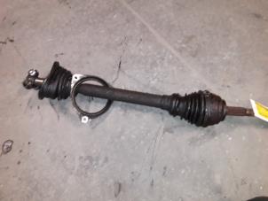 Gebruikte Homokineetas links-voor Renault Megane Coupé (DA) 1.6i Prijs op aanvraag aangeboden door Autodemontage Joko B.V.