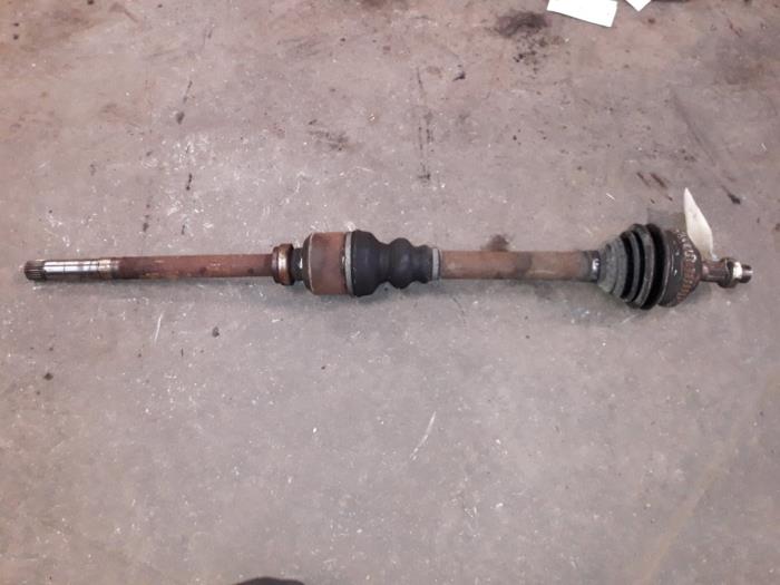 Gebruikte Steekas rechts-voor Peugeot 406 (8B) 1.8 16V Prijs op aanvraag aangeboden door Autodemontage Joko B.V.