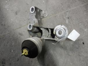 Gebruikte Motorsteun Volkswagen Passat Variant (3B6) 2.3 V5 20V Prijs op aanvraag aangeboden door Autodemontage Joko B.V.