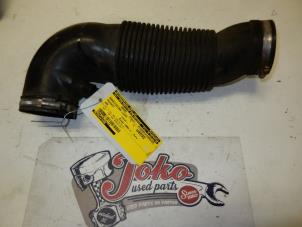 Gebruikte Luchtinlaat slang Peugeot 206 (2A/C/H/J/S) 1.6 16V Prijs op aanvraag aangeboden door Autodemontage Joko B.V.