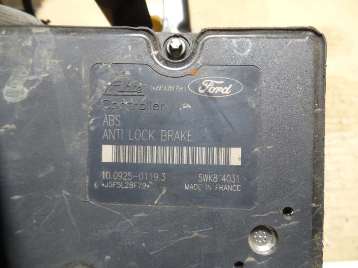 Gebruikte ABS Pomp Ford Transit Connect 1.8 Tddi Prijs op aanvraag aangeboden door Autodemontage Joko B.V.