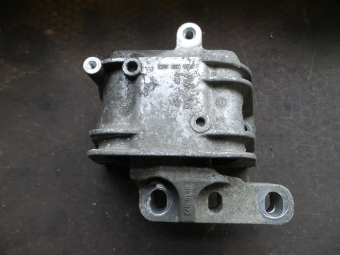 Gebruikte Motorrubber Volkswagen Touran (1T1/T2) 1.9 TDI 90 Prijs op aanvraag aangeboden door Autodemontage Joko B.V.
