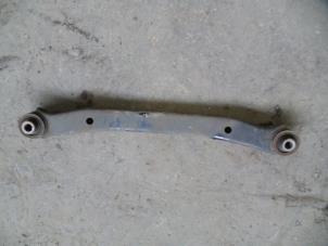 Gebruikte Reactiestang links-achter Hyundai i30 Crosswagon (WWH) 1.6 CRDi 16V VGT HP Prijs op aanvraag aangeboden door Autodemontage Joko B.V.