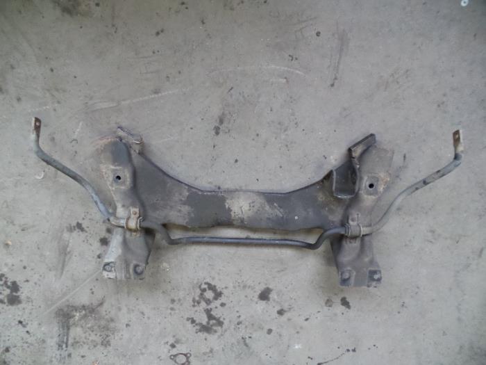 Gebruikte Subframe Landrover Freelander Hard Top 1.8 16V Prijs op aanvraag aangeboden door Autodemontage Joko B.V.