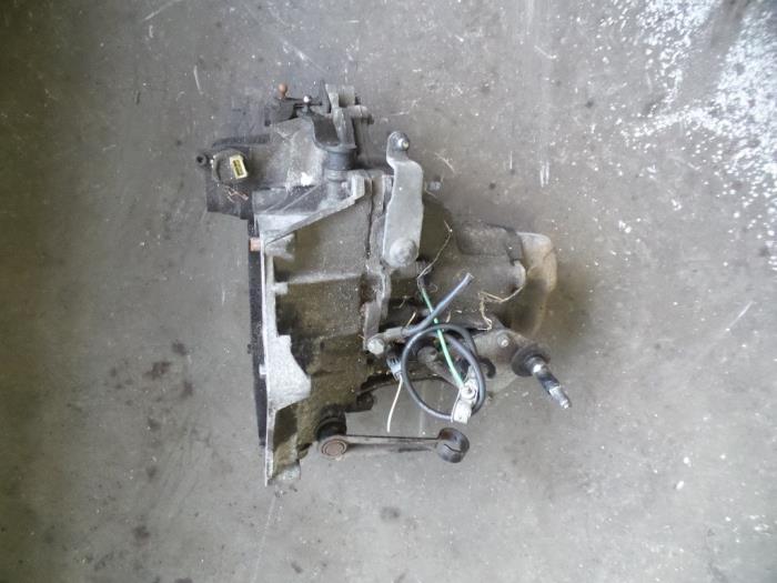 Gebruikte Versnellingsbak Peugeot 206 (2A/C/H/J/S) 1.4 XR,XS,XT,Gentry Prijs op aanvraag aangeboden door Autodemontage Joko B.V.