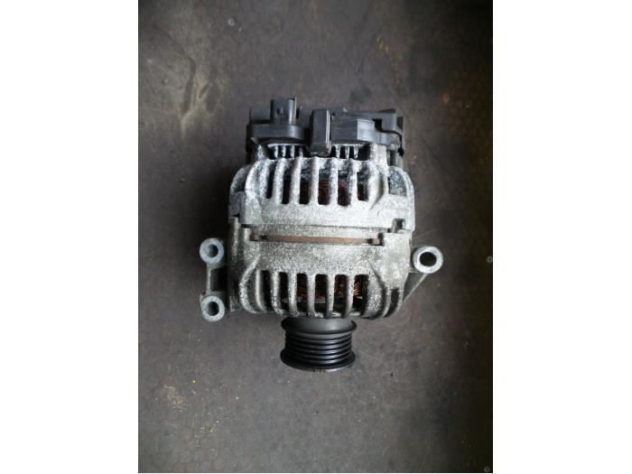 Gebruikte Dynamo Renault Laguna II Grandtour (KG) 1.6 16V Prijs op aanvraag aangeboden door Autodemontage Joko B.V.