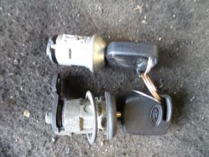 Gebruikte Portierslot Cilinder links Ford Ka I 1.3i Prijs op aanvraag aangeboden door Autodemontage Joko B.V.