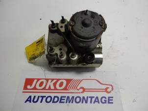 Gebruikte ABS Pomp Mercedes E Combi (S210) 4.2 E-420 32V Prijs op aanvraag aangeboden door Autodemontage Joko B.V.