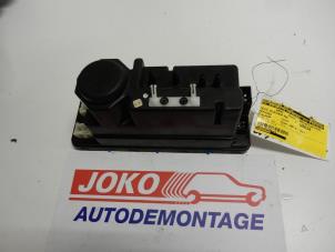 Gebruikte Module Centrale Deurvergrendeling Mercedes E Combi (S210) 4.2 E-420 32V Prijs op aanvraag aangeboden door Autodemontage Joko B.V.