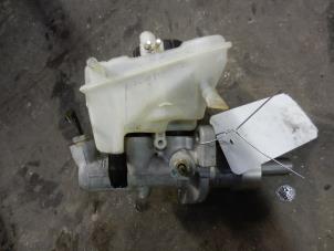 Gebruikte Hoofdremcilinder Mercedes E Combi (S210) 4.2 E-420 32V Prijs op aanvraag aangeboden door Autodemontage Joko B.V.