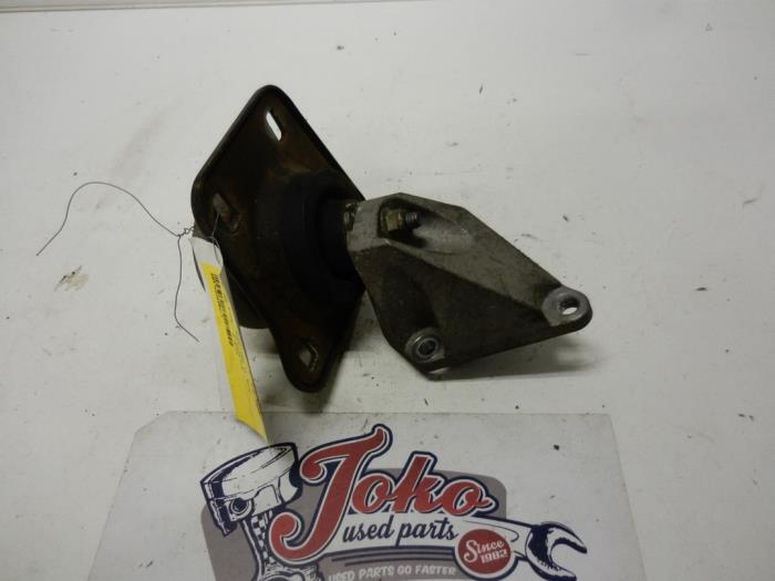 Gebruikte Motorrubber Ford Courier (J3/5) 1.8 Di Prijs op aanvraag aangeboden door Autodemontage Joko B.V.