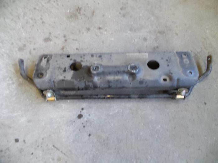 Gebruikte Subframe Smart Fortwo Coupé (450.3) 0.7 Prijs op aanvraag aangeboden door Autodemontage Joko B.V.