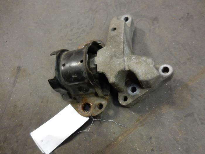 Gebruikte Motorrubber Renault Clio II (BB/CB) 1.2 Prijs op aanvraag aangeboden door Autodemontage Joko B.V.