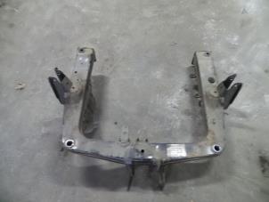Gebruikte Subframe Smart Fortwo Coupé (450.3) 0.7 Prijs op aanvraag aangeboden door Autodemontage Joko B.V.