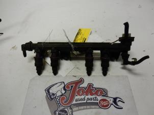 Gebruikte Injector brug Renault Clio II (BB/CB) 1.2 Prijs op aanvraag aangeboden door Autodemontage Joko B.V.