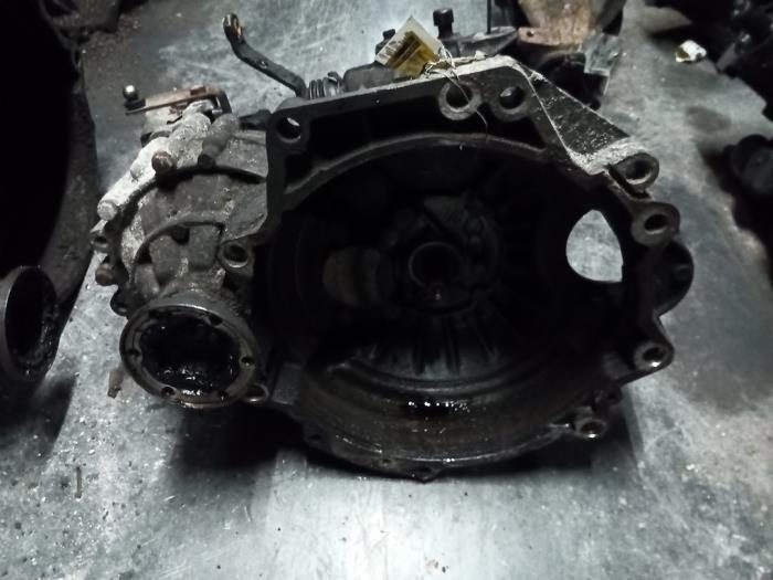 Gebruikte Versnellingsbak Volkswagen Golf III (1H1) 1.4 Custom,CL Prijs op aanvraag aangeboden door Autodemontage Joko B.V.