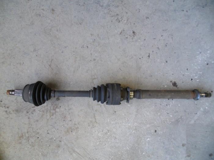 Gebruikte Steekas rechts-voor Alfa Romeo GT (937) 2.0 JTS 16V Prijs op aanvraag aangeboden door Autodemontage Joko B.V.