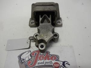 Gebruikte Motorrubber Renault Twingo II (CN) 1.2 16V LEV Prijs op aanvraag aangeboden door Autodemontage Joko B.V.