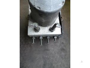 Gebruikte ABS Pomp Ford Transit 2.2 TDCi 16V Prijs op aanvraag aangeboden door Autodemontage Joko B.V.