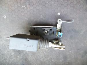 Gebruikte Deurslot Mechaniek 2Deurs rechts Citroen Saxo 1.4i SX,VSX Prijs op aanvraag aangeboden door Autodemontage Joko B.V.