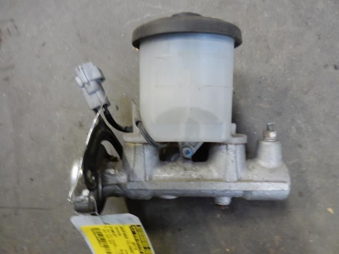 Gebruikte Hoofdremcilinder Toyota Starlet (EP9) 1.3,XLi,GLi 16V Prijs op aanvraag aangeboden door Autodemontage Joko B.V.