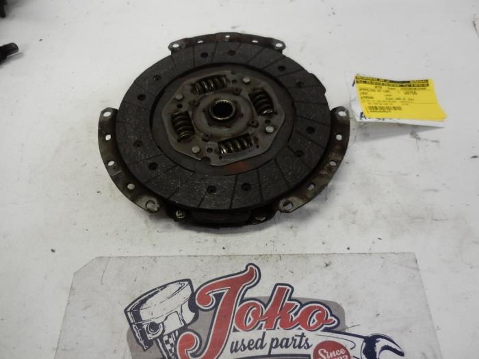 Gebruikte Koppelingsset (compleet) Seat Cordoba (6C2/6K2) 1.6i Prijs op aanvraag aangeboden door Autodemontage Joko B.V.