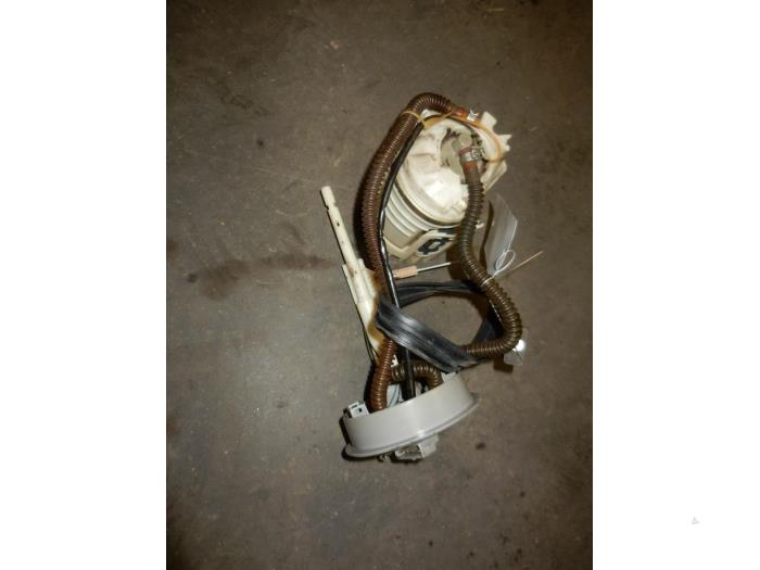 Gebruikte Tank element Pomp Volkswagen Passat (35I) 2.0i Prijs op aanvraag aangeboden door Autodemontage Joko B.V.