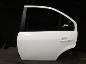 Gebruikte Deur 4Deurs links-achter Ford Mondeo III 2.0 TDCi/TDDi 115 16V Prijs op aanvraag aangeboden door Autodemontage Joko B.V.