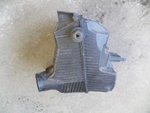 Gebruikte Luchtfilterhuis Renault Scénic II (JM) 1.6 16V Prijs op aanvraag aangeboden door Autodemontage Joko B.V.