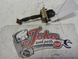 Gebruikte Deurvanger 4Deurs links-voor Ford Fusion 1.4 TDCi Prijs op aanvraag aangeboden door Autodemontage Joko B.V.