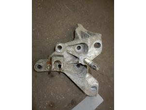 Gebruikte Motorrubber Ford Transit 2.0 TDdi 16V Prijs op aanvraag aangeboden door Autodemontage Joko B.V.