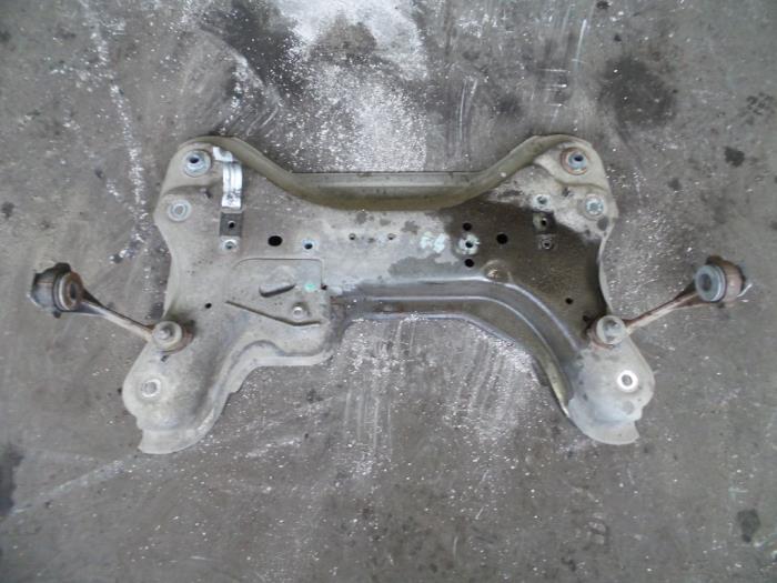 Gebruikte Subframe Nissan Primastar 1.9 dCi 80 Prijs op aanvraag aangeboden door Autodemontage Joko B.V.