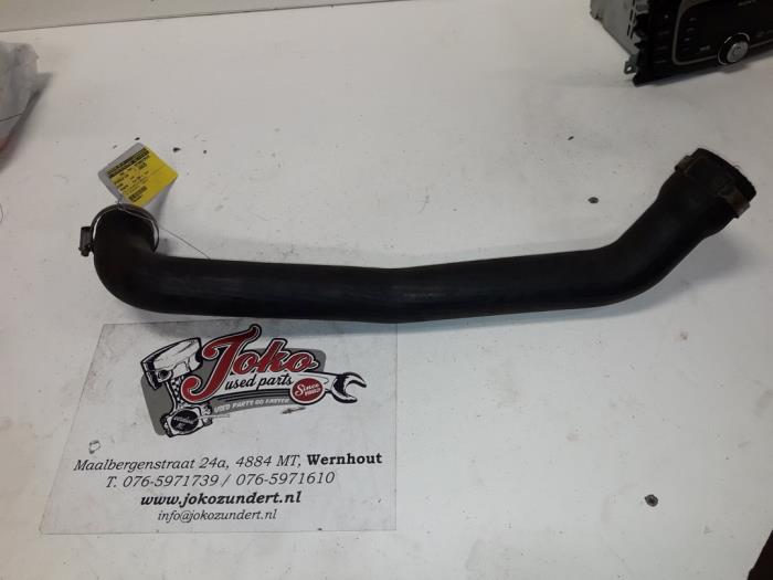 Gebruikte Intercooler Slang Nissan Primastar 1.9 dCi 80 Prijs op aanvraag aangeboden door Autodemontage Joko B.V.