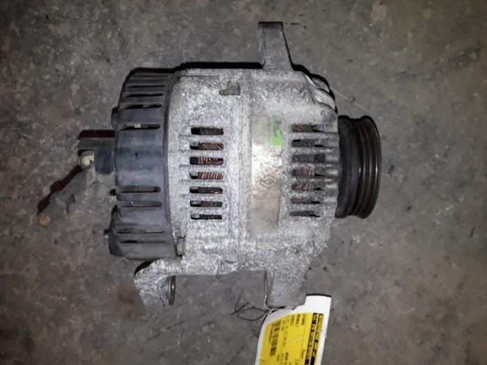 Gebruikte Dynamo Renault Megane Scénic (JA) 1.4i RL,RN Prijs op aanvraag aangeboden door Autodemontage Joko B.V.