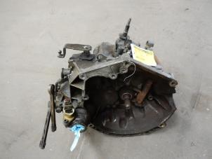 Gebruikte Versnellingsbak Peugeot 206 (2A/C/H/J/S) 1.6 XS,XT Prijs op aanvraag aangeboden door Autodemontage Joko B.V.